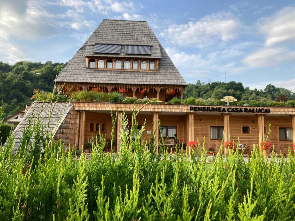 Casa Ralucai Hotel Moisei Ngoại thất bức ảnh