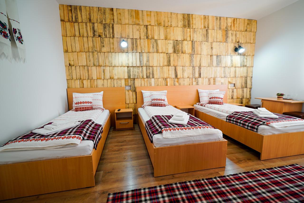 Casa Ralucai Hotel Moisei Ngoại thất bức ảnh