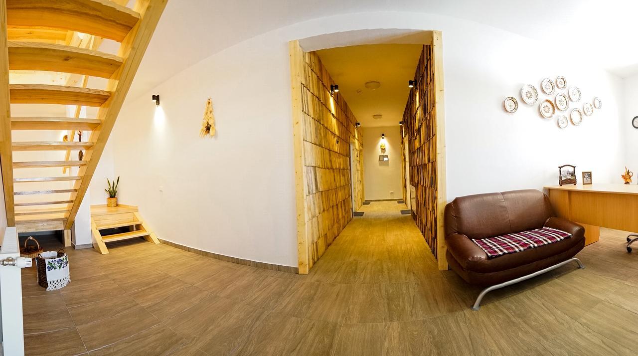 Casa Ralucai Hotel Moisei Ngoại thất bức ảnh