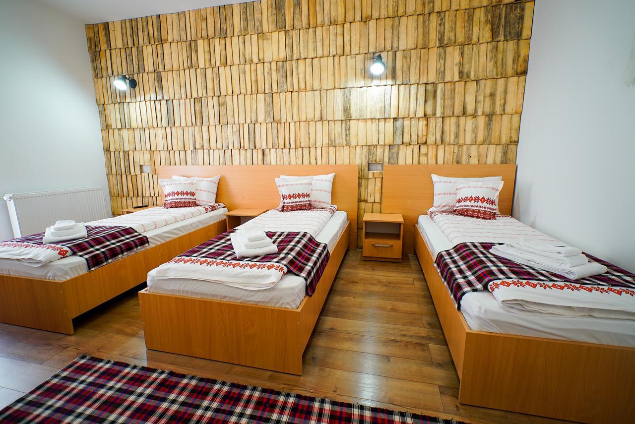 Casa Ralucai Hotel Moisei Ngoại thất bức ảnh
