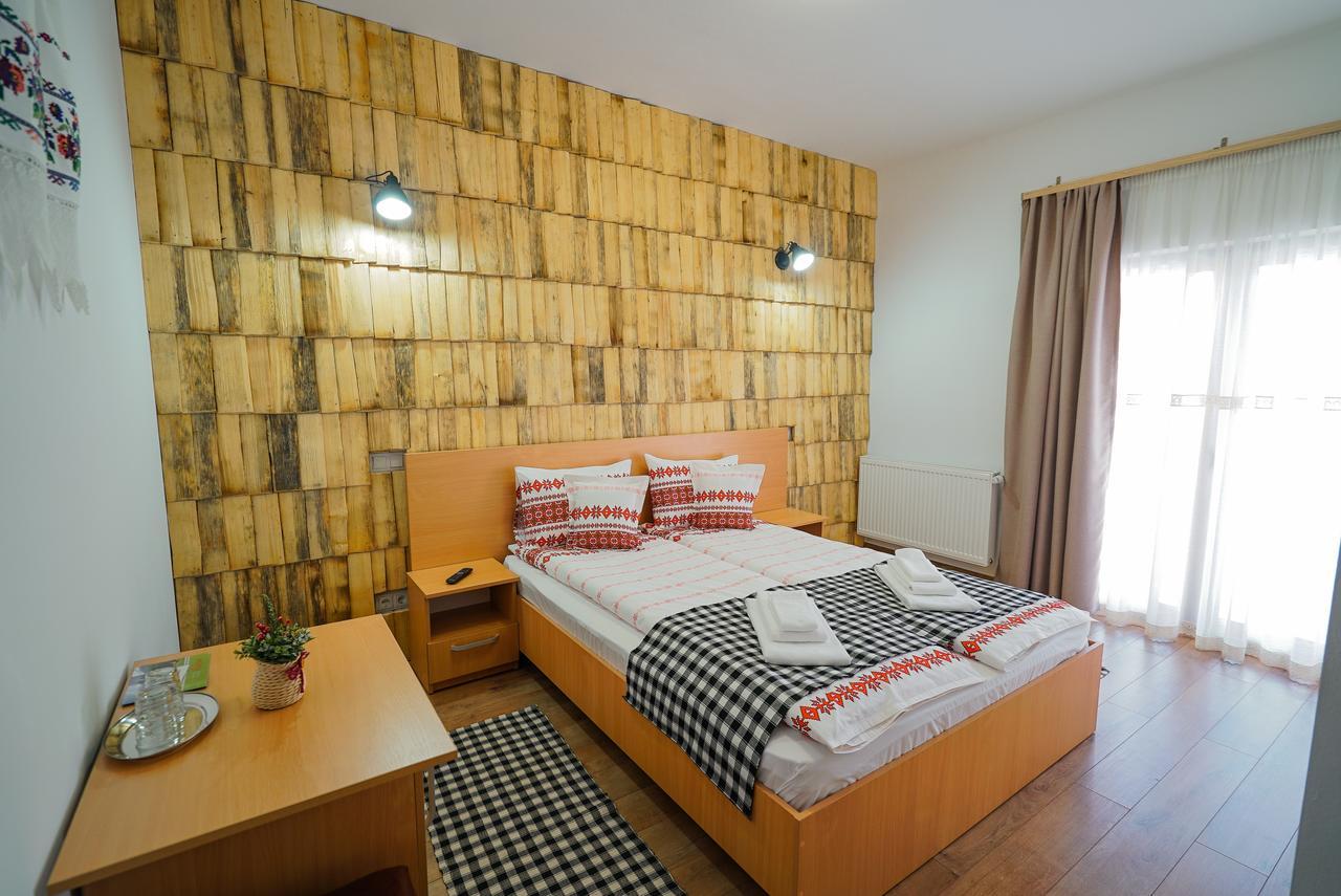 Casa Ralucai Hotel Moisei Ngoại thất bức ảnh