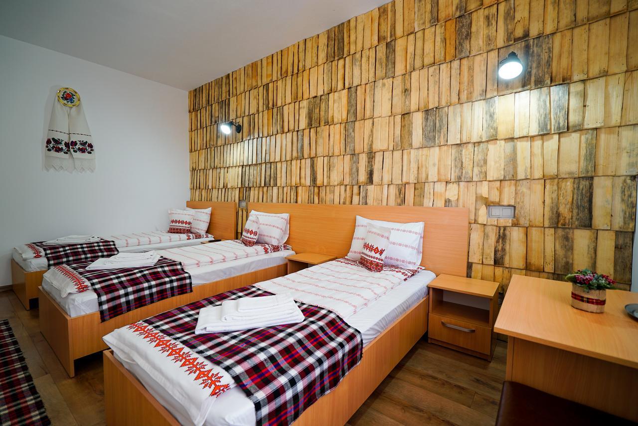 Casa Ralucai Hotel Moisei Ngoại thất bức ảnh