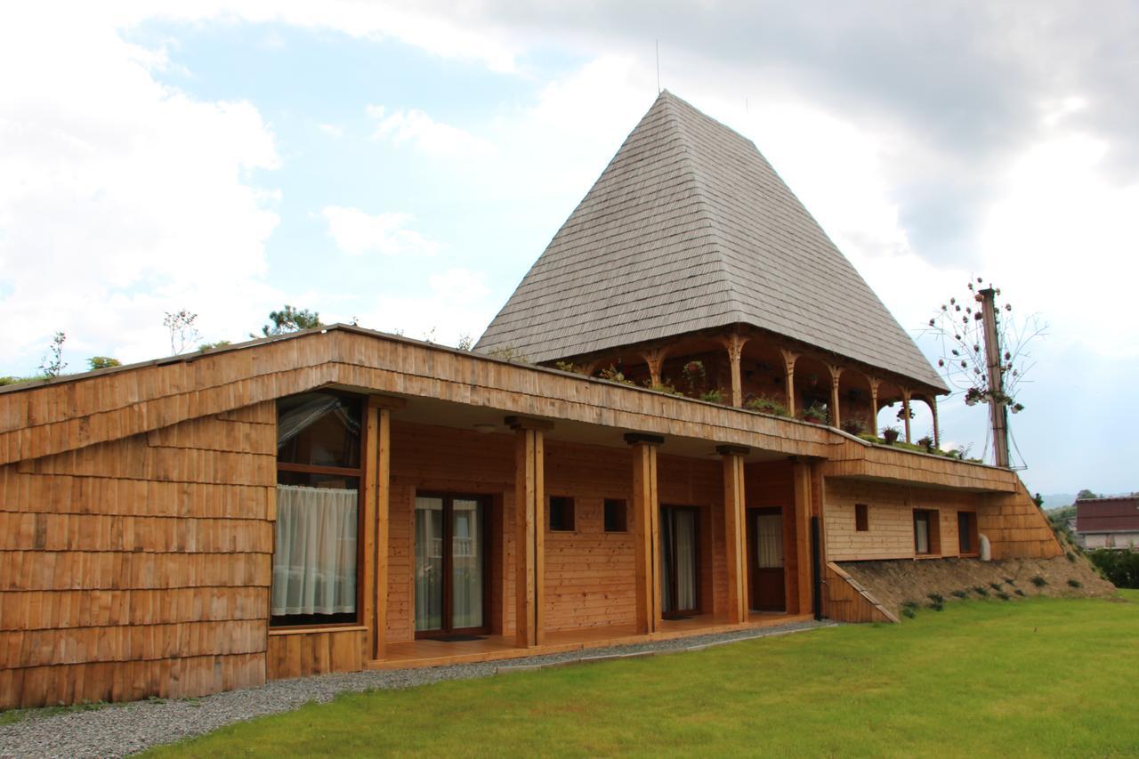 Casa Ralucai Hotel Moisei Ngoại thất bức ảnh