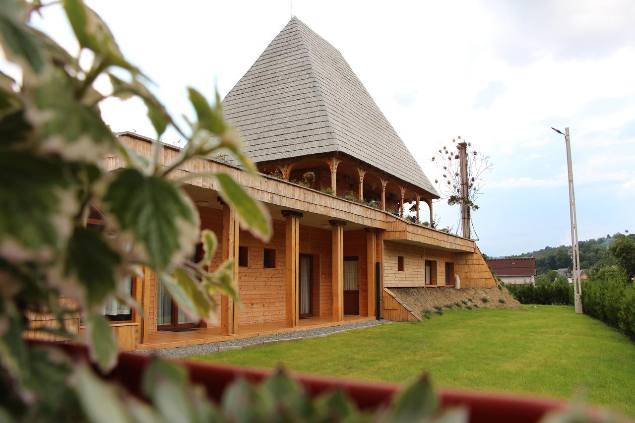 Casa Ralucai Hotel Moisei Ngoại thất bức ảnh