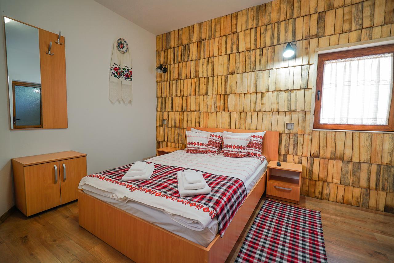 Casa Ralucai Hotel Moisei Ngoại thất bức ảnh
